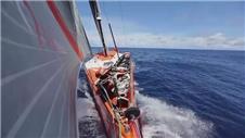 Abu Dhabi Ocean Racing and Team Brunel take lead in Volvo Ocean Race