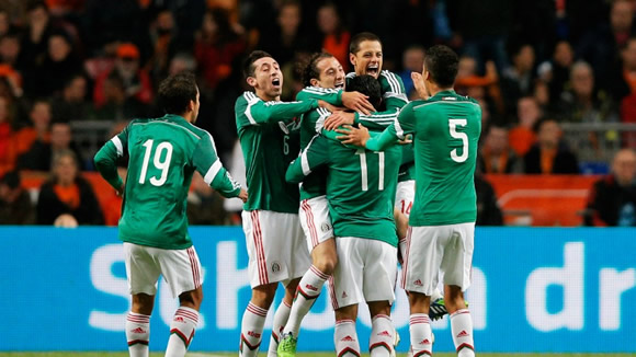 Mexico edge Holland in friendly