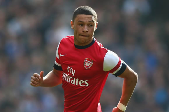 Arsenal star Alex Oxlade-Chamberlain's injury jinx continues
