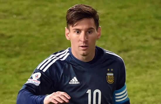 Lionel Messi and Diego Godin in perfect synchronisation