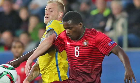 Arsenal eye William Carvalho after RULING OUT move for Man Utd target