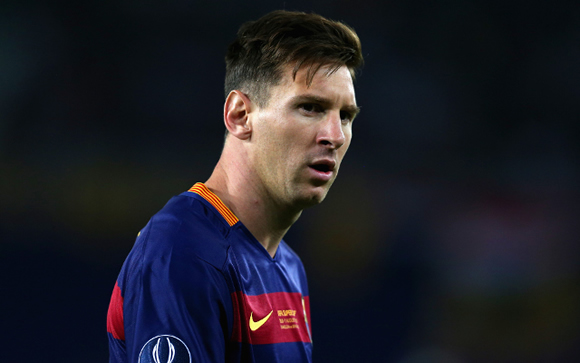 Argentine legend says Lionel Messi told him where he wants to go next…and it’s not Man United