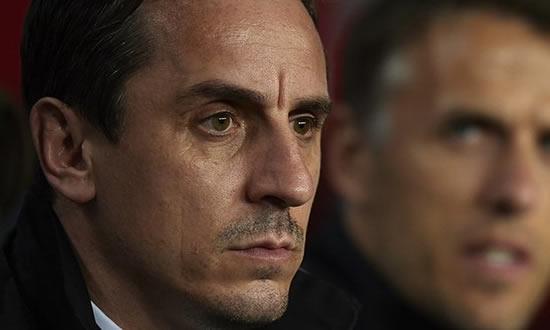 Santiago Canizares wants Gary Neville to resign & apologise to Valencia