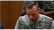 Oscar Pistorius walks on stumps in court