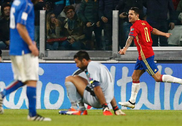 Italy 1 - 1 Spain: Daniele De Rossi's late penalty earns Italy a draw with Spain