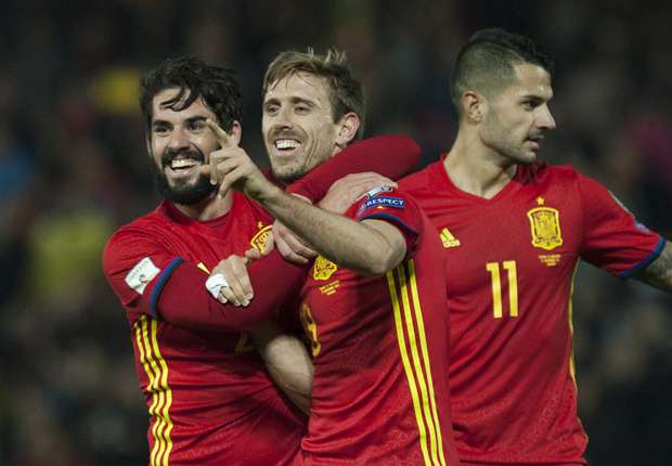 Spain 4-0 Macedonia: Monreal scores first international goal in comfortable win