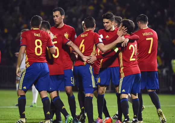 Spain 4 - 0 FYR Macedonia: Spain set record with World Cup qualifying win over Macedonia
