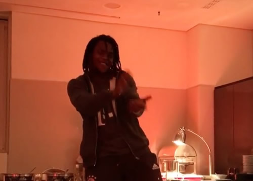 Renato Sanches sings in front of the Bayern Munich squad