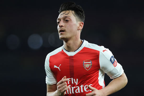 Mesut Ozil reveals Arsenal struggles are down to a lack of confidence