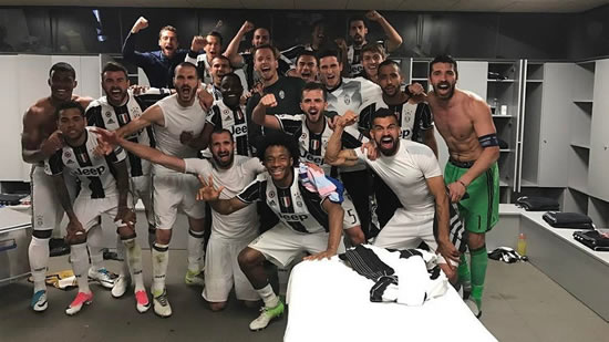 Juventus stars take jubilant photo in Camp Nou dressing room