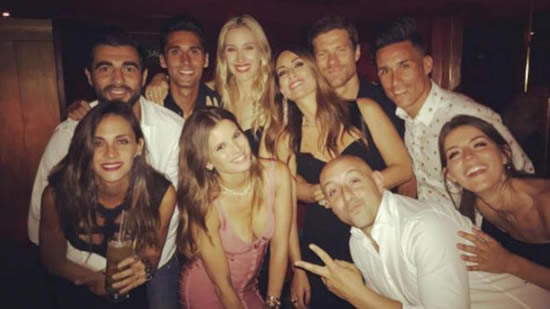 Former Real Madrid players reunite at Alonso and Arbeloa's retirement party