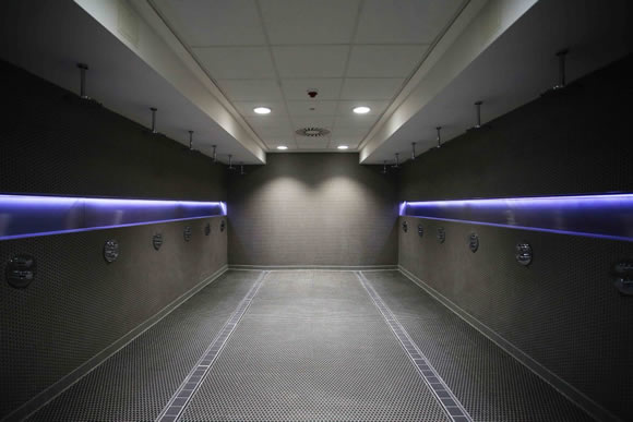 Manchester City show off new luxurious changing facilities