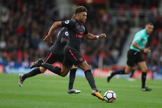 Arsenal have offered Oxlade-Chamberlain a huge new contract