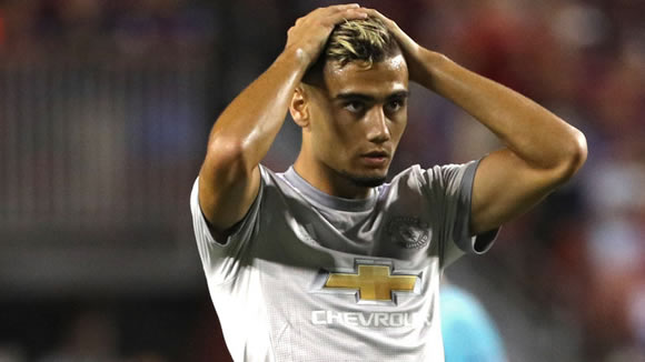 Andreas Pereira swaps Manchester United for Valencia in season-long loan