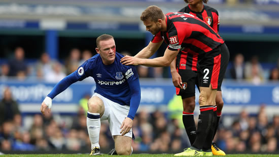 Everton striker Wayne Rooney bloodied by 'elbow' during Bournemouth win