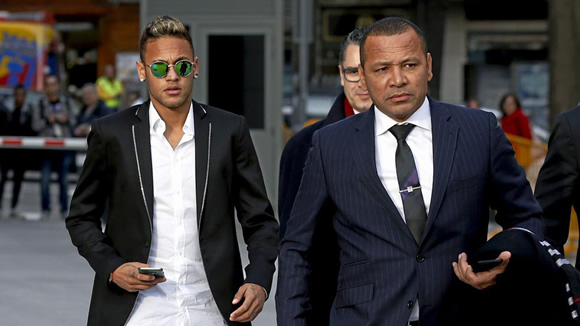 Neymar's father: Neymar to Madrid? I can't talk about something that doesn't exist