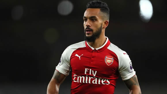 Theo Walcott completes £20 million move from Arsenal to Everton