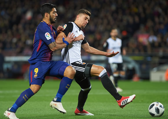 Luis Suarez Insults Valencia's Gabriel, He Responds Brilliantly