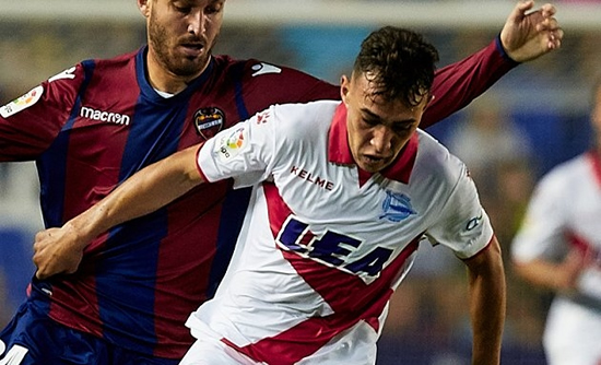 Barcelona keen to secure Alaves ace Munir to new deal