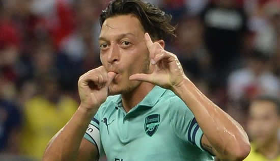 Arsenal 5-1 PSG: Alexandre Lacazette scores twice, Mesut Ozil also nets