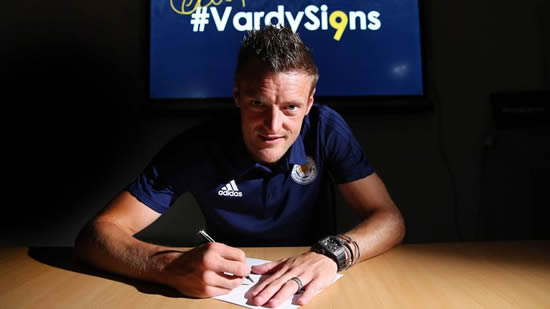 England forward Jamie Vardy signs new deal with Leicester City