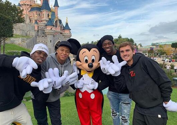 Pogba, Mbappe and Griezmann meet Mickey Mouse