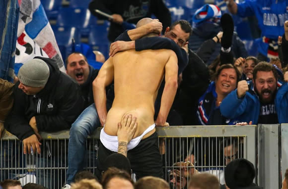Sampdoria player has clothes ripped off by fans after 99th-minute equaliser