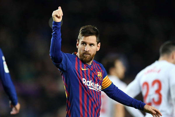 Barcelona 3 Eibar 0: Messi makes history with 400th LaLiga goal