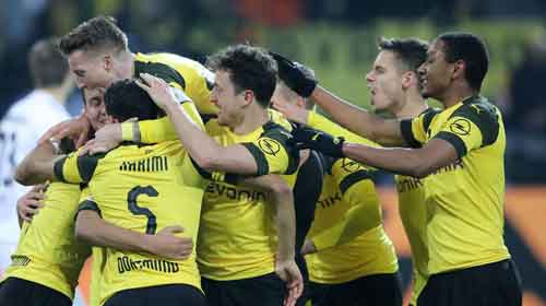 Borussia Dortmund 5 Hannover 1: Reus stars as leaders cruise