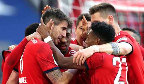 Bayern Munich 1 Hertha Berlin 0: Martinez sends champions level at top