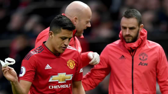 Alexis Sanchez will leave Manchester United in summer, says Charlie Nicholas
