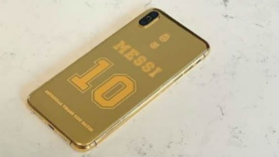 Messi covers his new phone in 24 carat gold