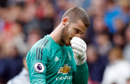 DE WAITING GAME Man Utd give David De Gea a week to make up his mind on new £350,000-a-week contract