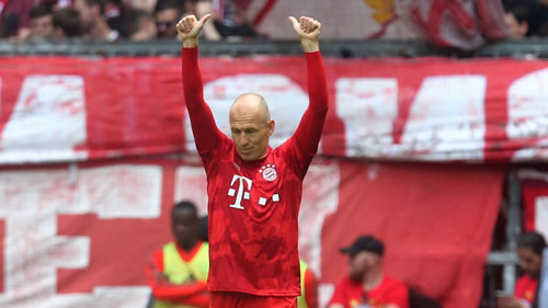 Robben retires: 'Heart says yes, my body says no'