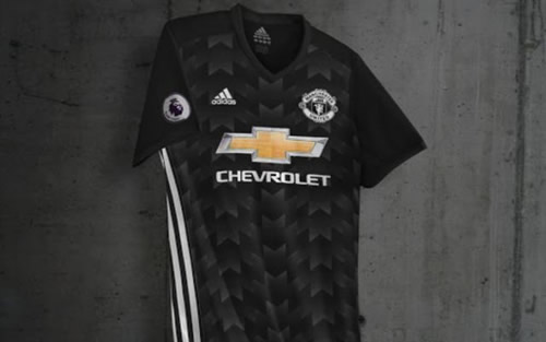 Report reveals Man United set to have BLACK AND WHITE kit next season for first time in 41 years