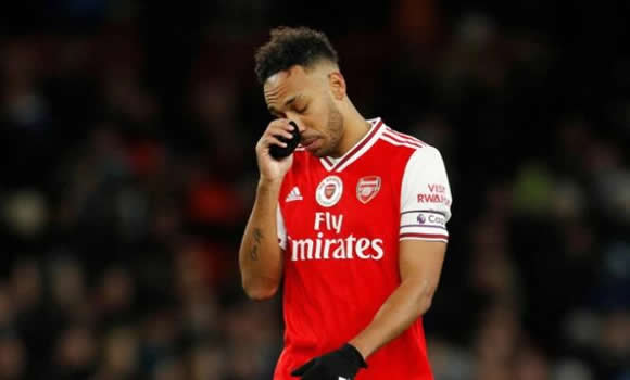 Pierre-Emerick Aubameyang ‘desperate’ to leave Arsenal and ‘half the squad want to go with him’