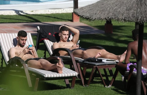 Bruno Fernandes and Man Utd squad relax on sun loungers during break from mid-winter Marbella training