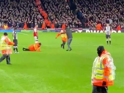 Arsenal vs Newcastle pitch invader has impressive moves with stewards chasing shadows