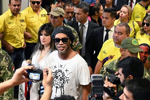 Ronaldinho agrees alternative punishment after he's found with altered passport