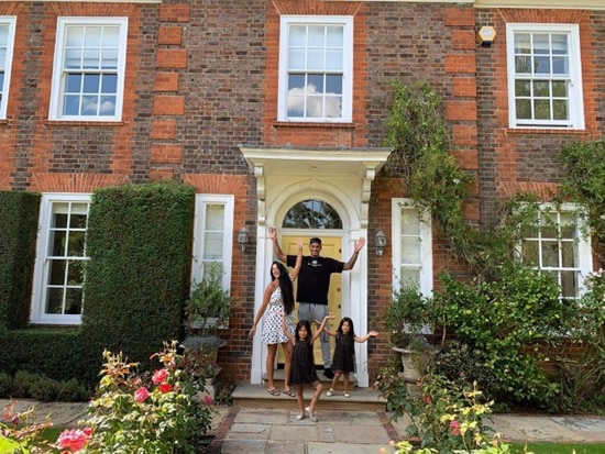 LONDON CALLING Chelsea transfer target Alphonse Areola gets fans excited as he buys house in London with keeper set to leave PSG