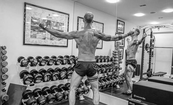 Joe Hart shows off dramatic body transformation on lockdown with shredded physique as he searches for new club