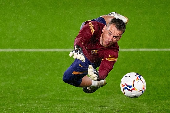 NET ENOUGH Arsenal transfer target Neto ‘hands in transfer request’ as Barcelona keeper wants first-team action