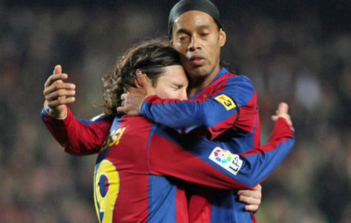 Messi's message of condolences after Ronaldinho loses his mother