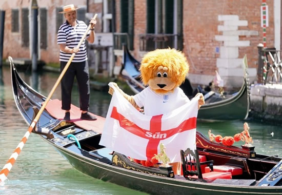 JUST ONE SCORENETTO Harry Mane waves England flag on gondola ahead of final against Italy