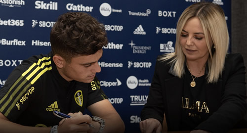 Leeds announce Daniel James signing from Man Utd with hilarious documentary throwback