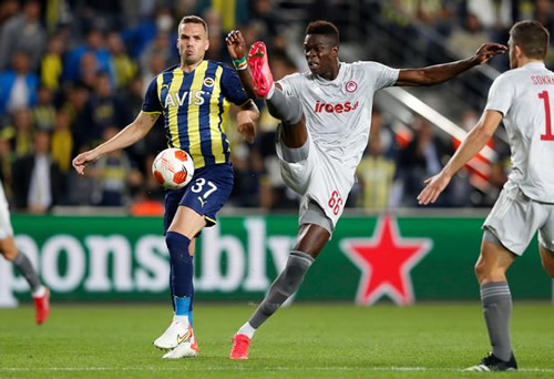 Arsenal and Liverpool to enter bidding war for giant 6ft 6ins Olympiacos defender