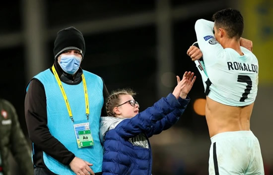Cristiano Ronaldo Crushed Gavin Bazunu's Dreams After Giving His Shirt To A Young Pitch Invader