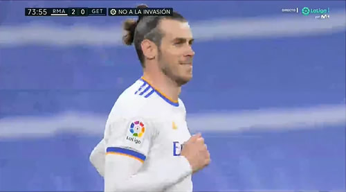 Bale returns to the Bernabeu: Reacts to whistles with a grin