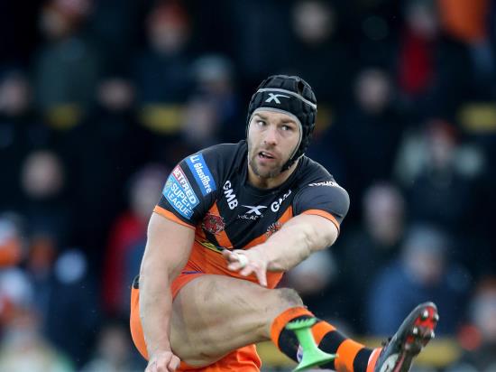 Castleford edge out Widnes to pick up first win of the Super League season