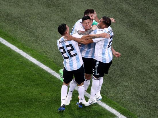 Marcos Rojo hits late winner as Argentina reach last 16 with win over Nigeria